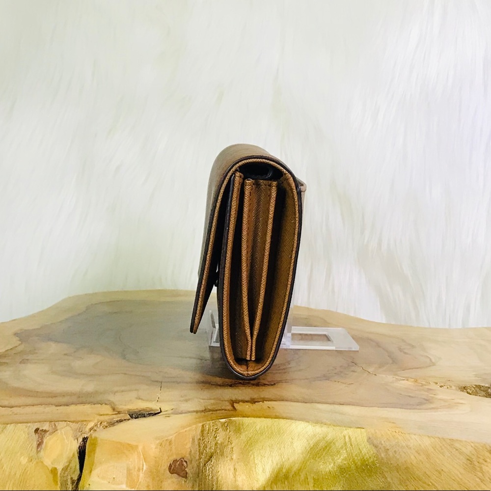 Michael Kors Jet Set Large Phone Crossbody Bag - Picture 3 of 8